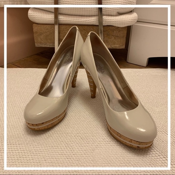 Michael MICHAEL KORS Off White Patent Leather Heel - Picture 3 of 8